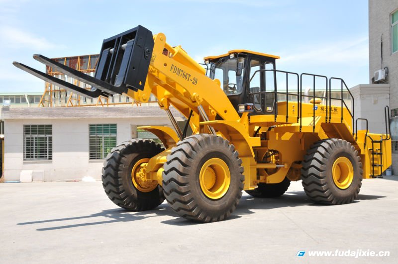 福大機(jī)械28噸輪式叉裝車